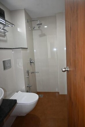 Deluxe Double Room, City View | Bathroom - The Chandigarh House Hotel (Bhopal)