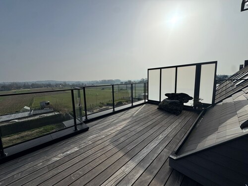 Newly built apartment with beautiful spacious sun terrace - view of Pajottenland