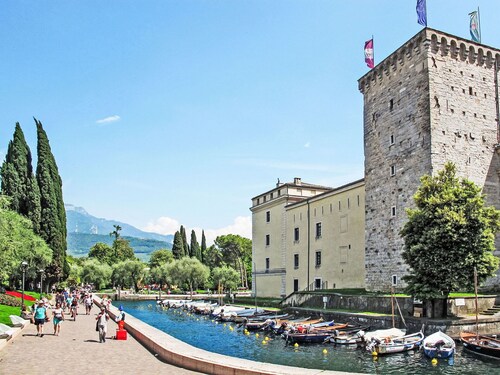 Beautiful apartment for 4 guests with WIFI, A/C, patio, pets allowed and panoramic view