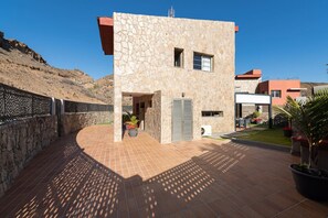 Exterior - Villa del Sur - Luxury with heated pool and BBQ (Mogán)
