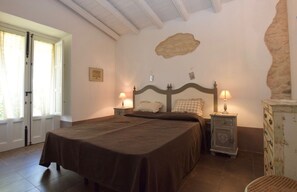 Room - Private Villa with WIFI, hot tub, A/C, private pool, TV, terrace, pets allowed, panoramic view (Chiaramonte Gulfi)
