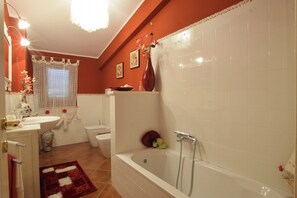 Doccia, asciugacapelli, bidet
