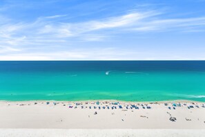 On the beach - FREE Golf! Boardwalk 2006 King Master, Walk in Shower, Hot Tubs, Heated Pool! (Panama City Beach)