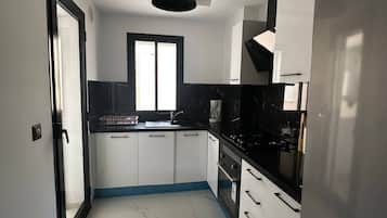 Apartment, 1 Bedroom, Accessible, Smoking | Private kitchen