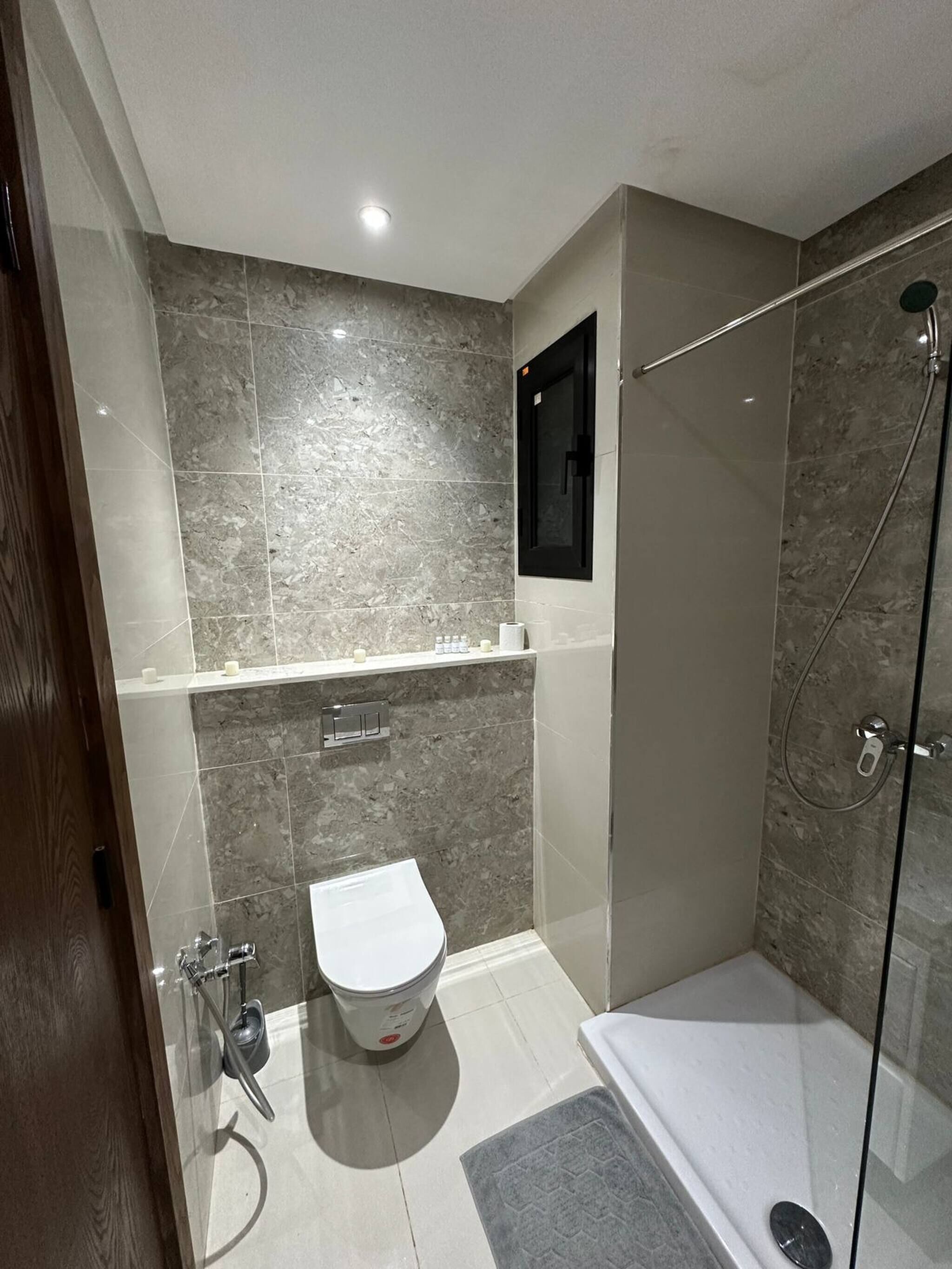 Apartment, 1 Bedroom, Accessible, Smoking | Bathroom