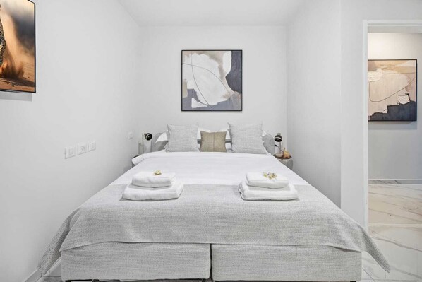 Room - Vrbo Property (JERUSALEM)