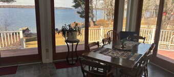 Spacious 5-bedroom lake house in Standish, ME