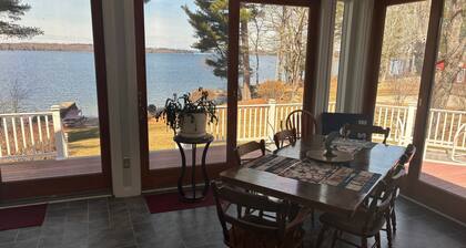 Spacious 5-bedroom lake house in Standish, ME