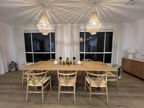 Dining - Encounter Bay Escapes- Large luxury coastal home 5 min to beach in Encounter Bay (Victor Harbor)