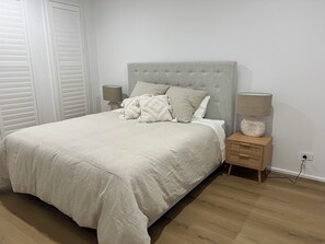 Room - Encounter Bay Escapes- Large luxury coastal home 5 min to beach in Encounter Bay (Victor Harbor)