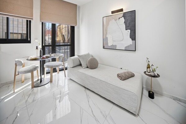 Living area - Vrbo Property (JERUSALEM)