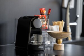 Kaffee und/oder Kaffeemaschine