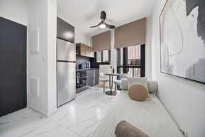 Living area - Vrbo Property (JERUSALEM)