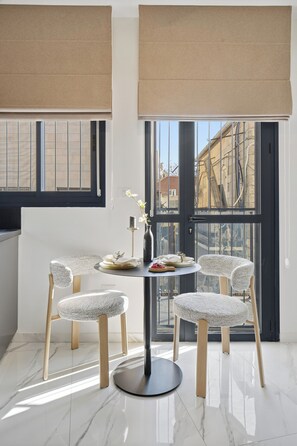 Dining - Vrbo Property (JERUSALEM)