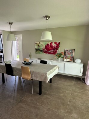 Dining - Vrbo Property (Le hezo)