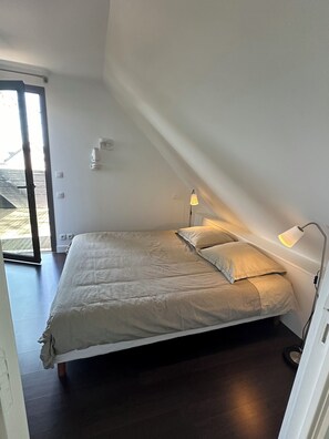 3 bedrooms, desk, iron/ironing board, free WiFi - Contemporary villa with swimming pool on the Rhuys peninsula (Le hezo)