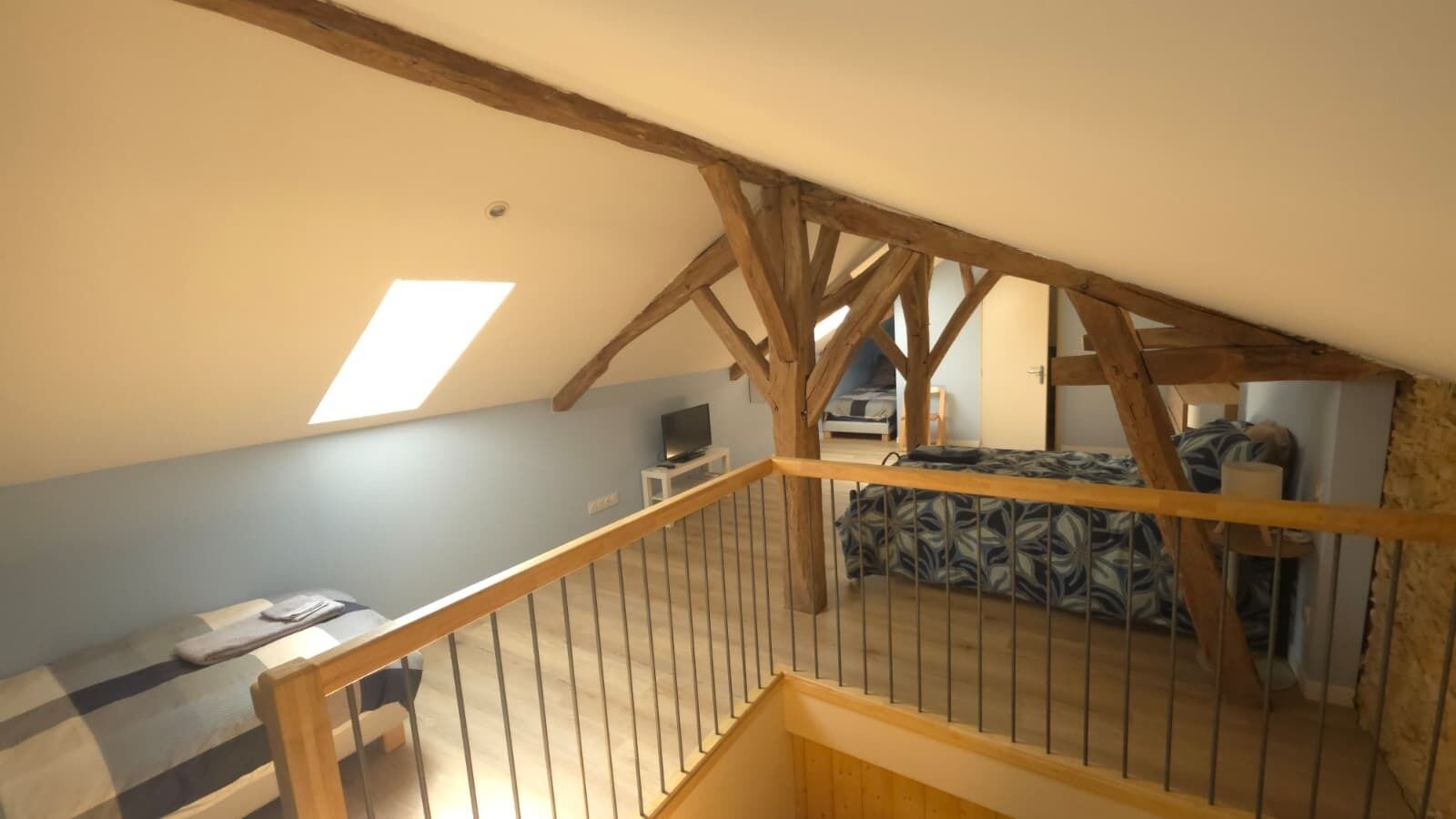 4 bedrooms, iron/ironing board, Internet, bed sheets