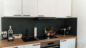 Kühlschrank, Ofen, Herdplatte, Geschirrspüler