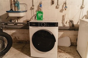 Interior - Vellmar Oase am Park, central, quiet, 24/7 self check in, Edeka and bakery 50m (Vellmar)