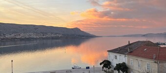 Front row by the sea - LAGUNA vacation apartment - sea view, sun, flair