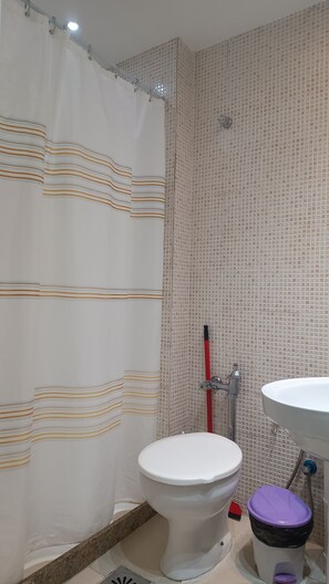 Hair dryer, towels, soap, toilet paper - Ipanema, 250m from the beach and the subway | 24-hour concierge (Ipanema)
