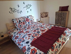1 bedroom, WiFi, bed sheets - Vacation apartment near Chambery Savoy. New wooden extension with a view of the Alps and nature. (Apremont)