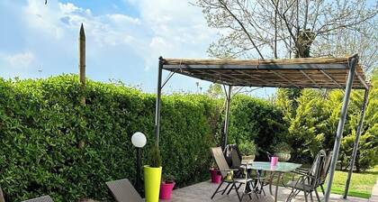 Casa Pineta, surrounded by greenery a stone's throw from the sea and the center of Jesolo.