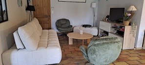 Living area - Air-conditioned Provencal house (Mondragon)