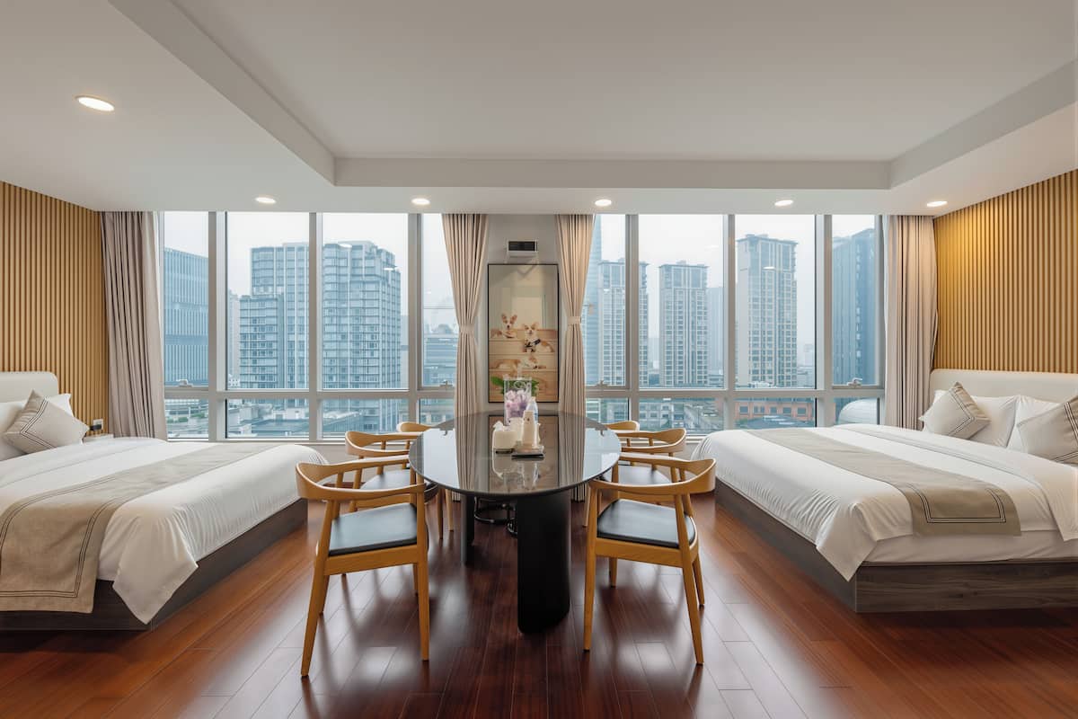 Suite Studio Confort, vue ville | Restauration dans la chambre