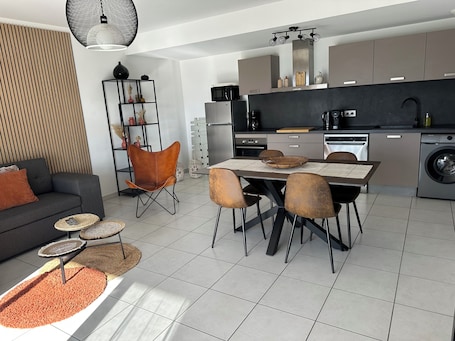 内装. Facing the Jura, 70m² apartment 10 minutes from Geneva for 1 to 6 people