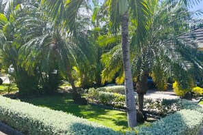 Property grounds - Lovely Retreat Villa w/ access to private beach, pool, gym & modern amenities (Richmond Estates)