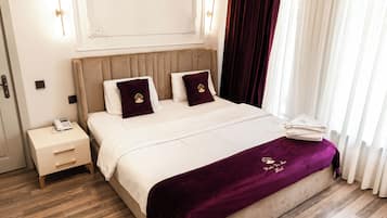 Deluxe-Doppelzimmer, Balkon, Blick auf den Innenhof