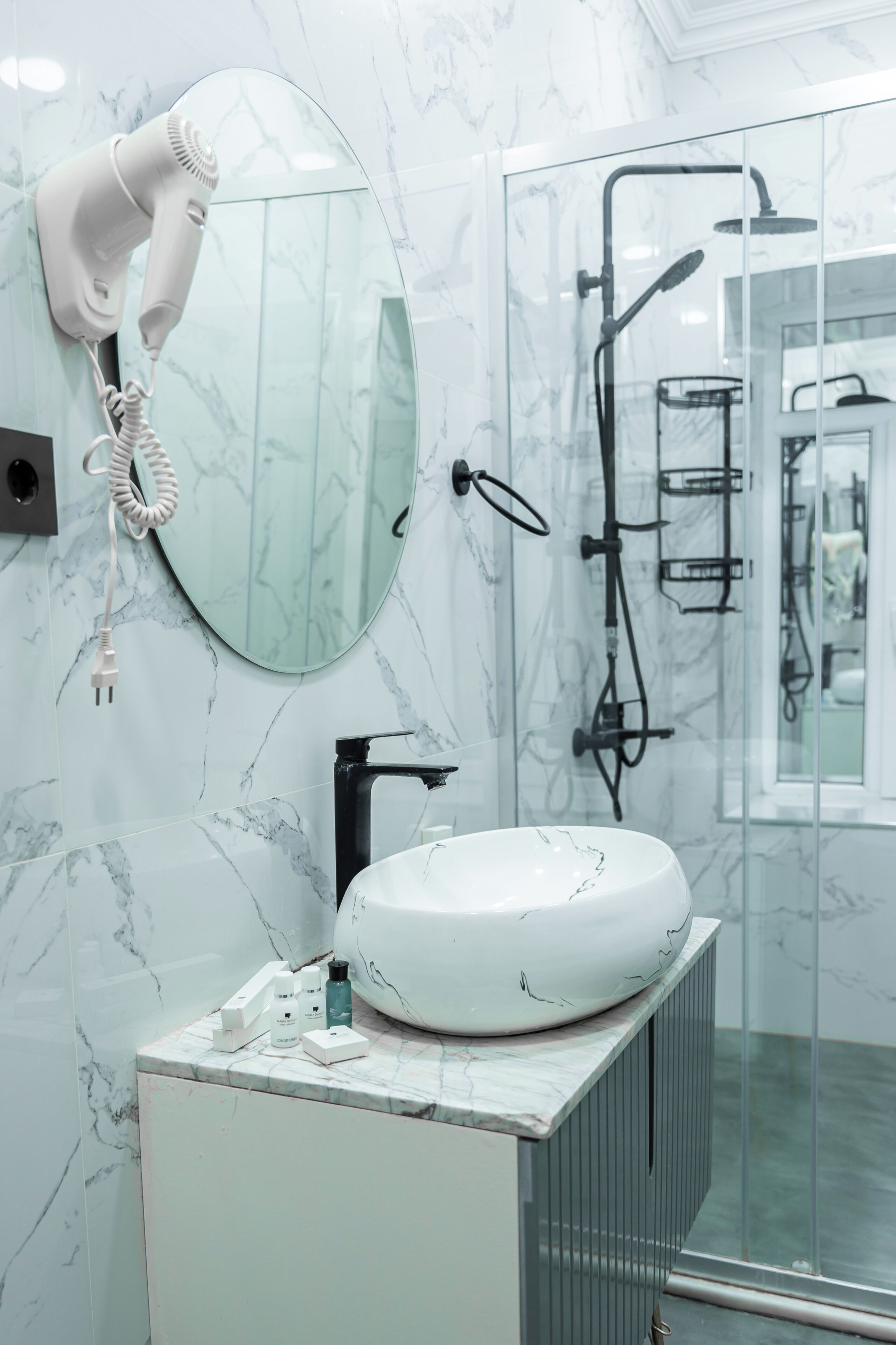 Chambre Double | Salle de bain | Chaussons
