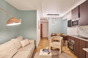 Living area - Apartment Rue de Rennes/saint Germain des Pres (Paris)