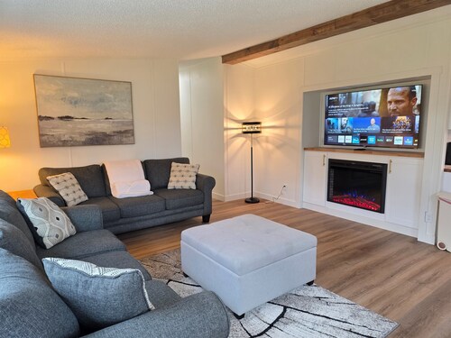 Barryton Lost Lake Hot Tub Dog Friendly