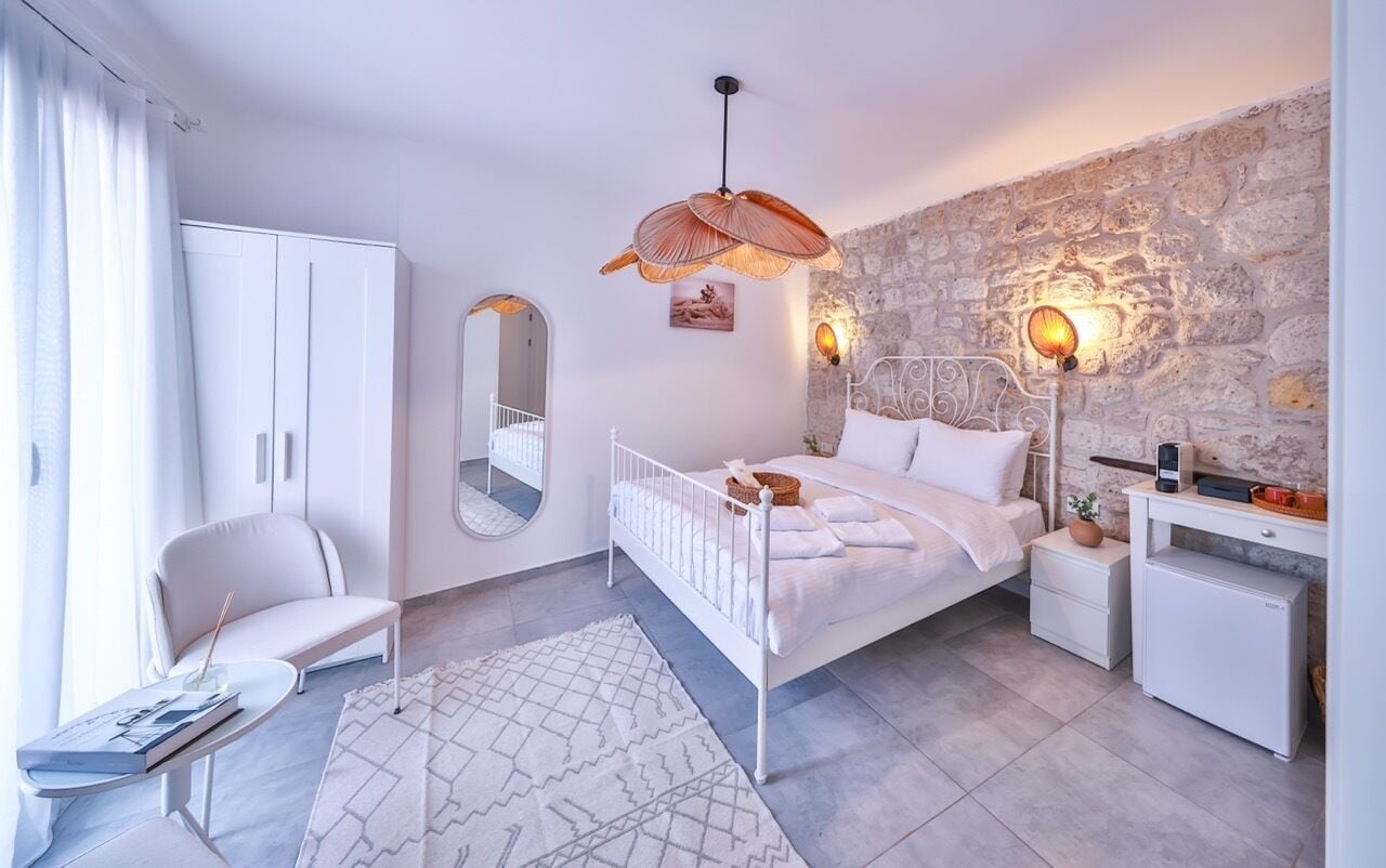 Deluxe Double Room, City View | Desk, free WiFi