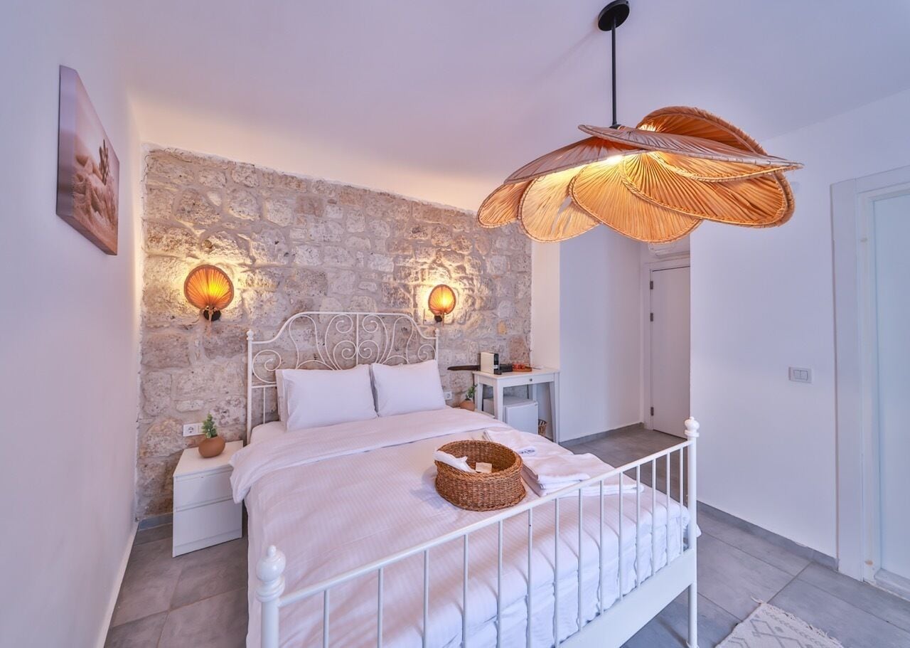 办公桌、免费 WiFi