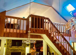 Interior - CLASSY AND COZY 3BR 3BATH HOUSE IN COROLLA. ONE BLOCK TO DIRECT BEACH ACCESS (Corolla)
