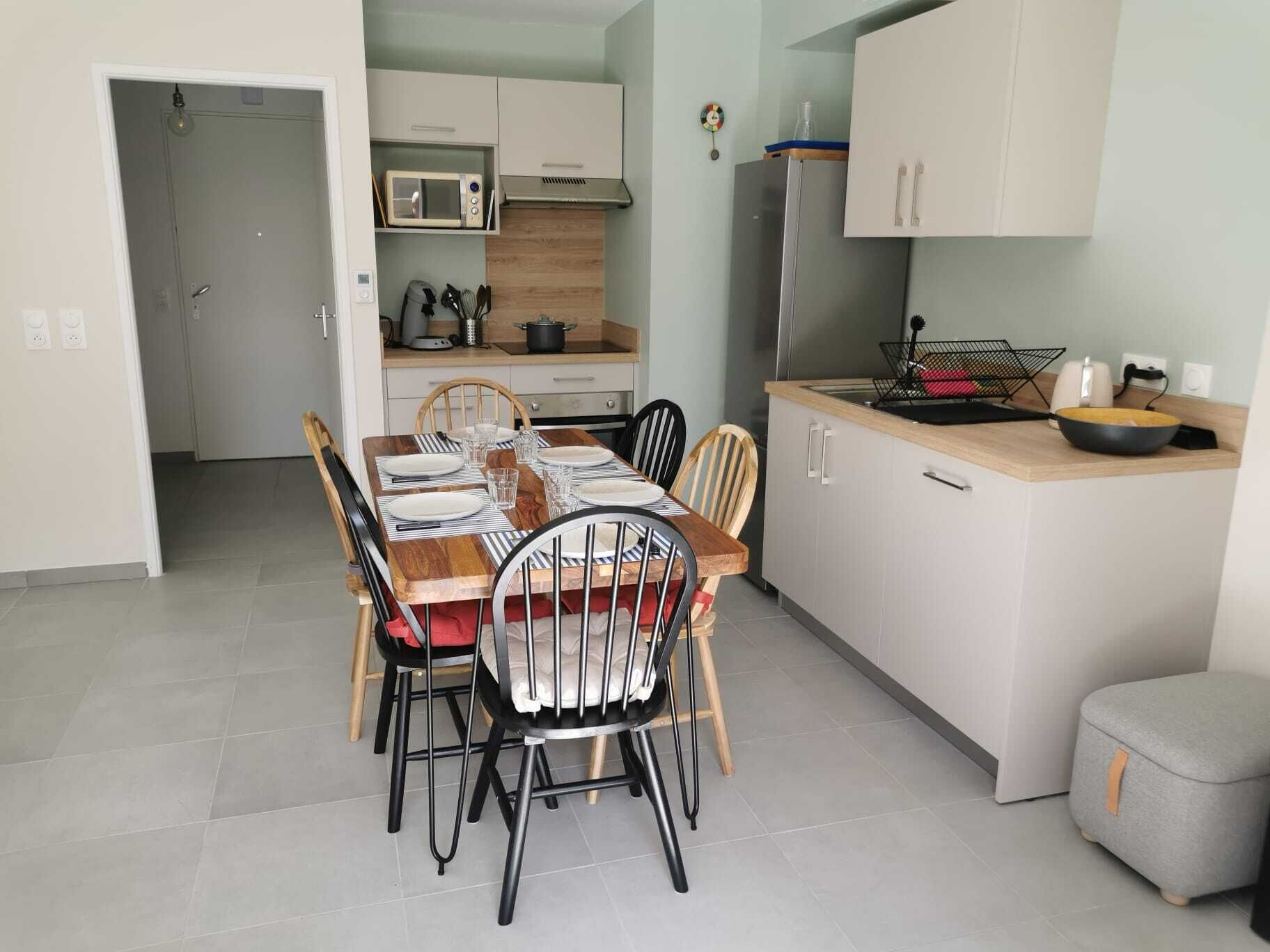 Micro-ondes, four, plaque de cuisson, lave-vaisselle