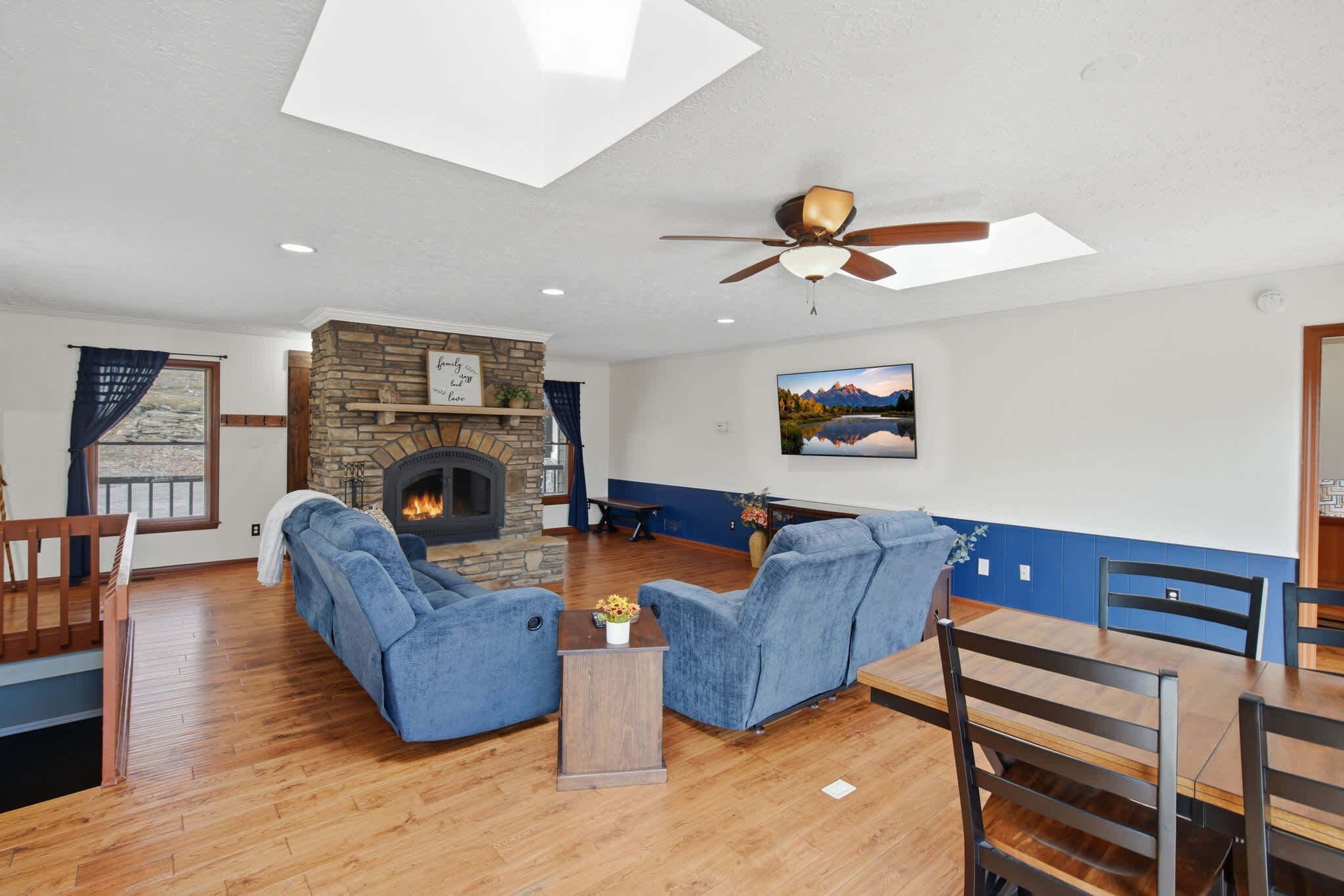 Cabin, Multiple Beds, Patio, Mountain View (Vista Ridge at Alpine) | Interior