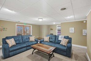 Cabin, Multiple Beds, Patio, Mountain View (Vista Ridge at Alpine) | Living area - Vista Ridge at Alpine 4bdr (Jasper)