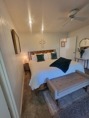 3 bedrooms, iron/ironing board, WiFi, bed sheets - Gorgeous 3-bedroom cabin with AC in charming Ruidoso (Ruidoso)