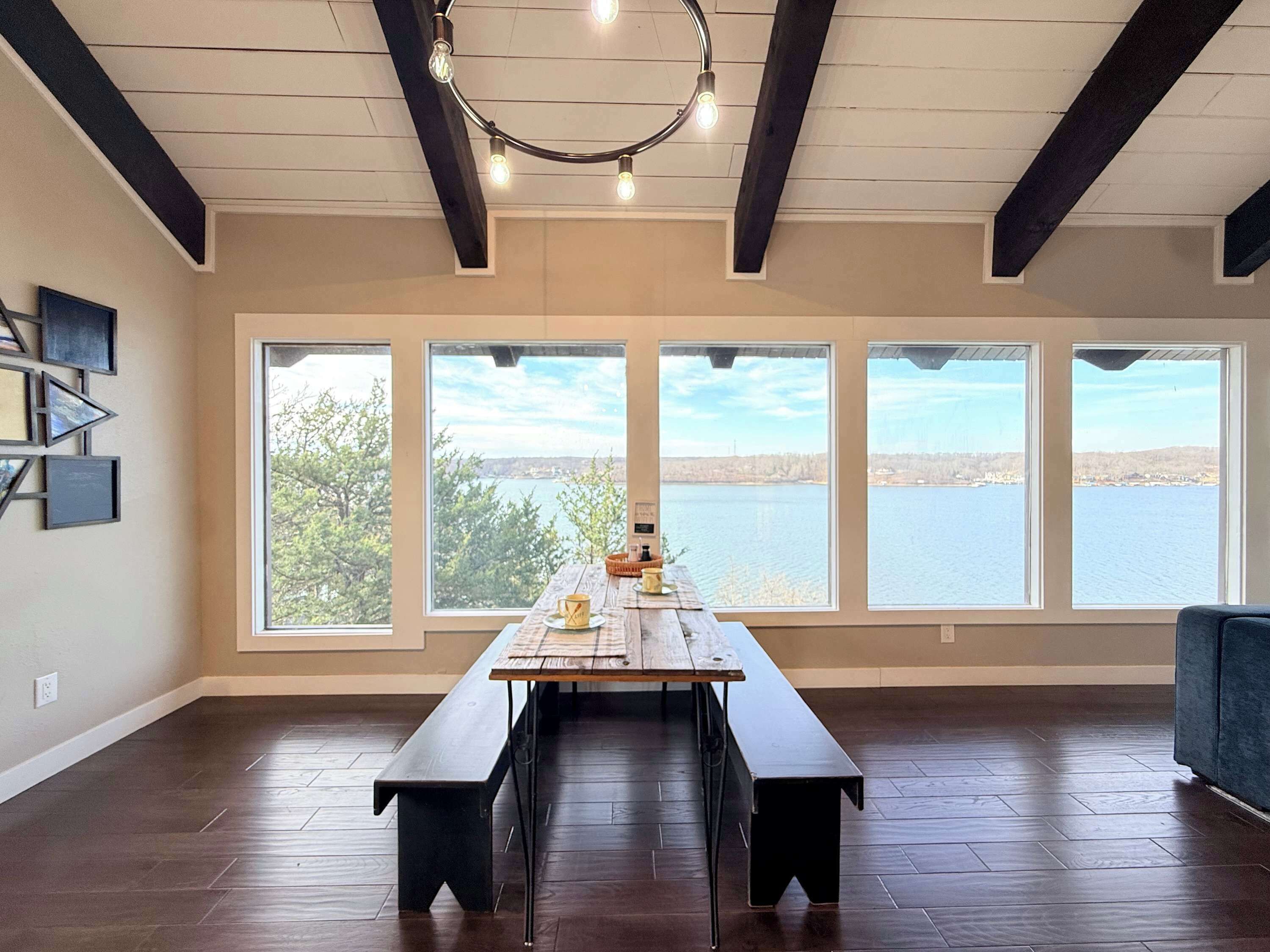 House, Multiple Beds, Patio (Wide Sky Chateau) | Dining