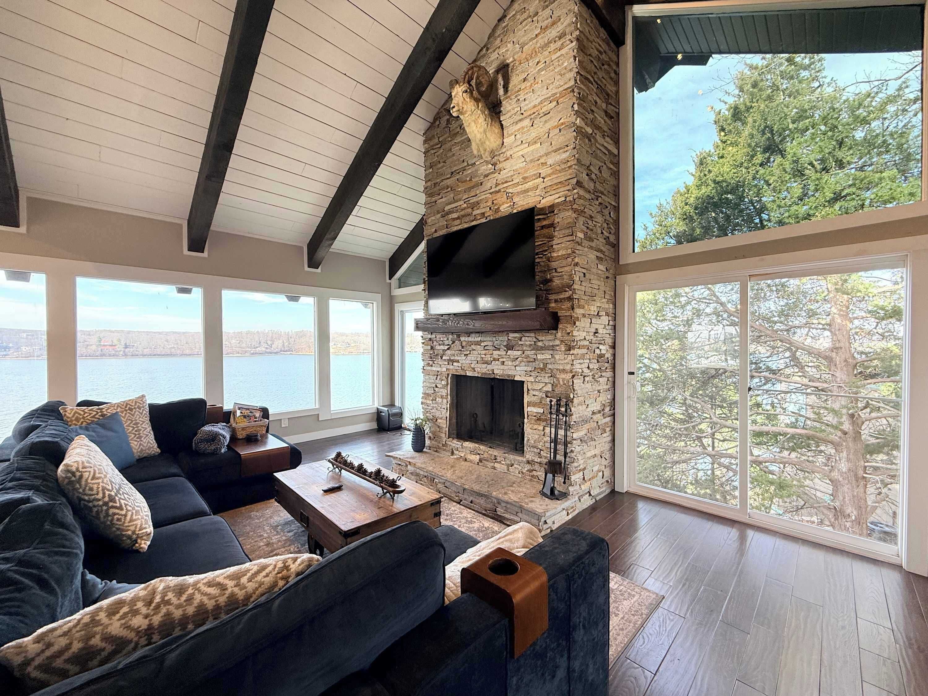 House, Multiple Beds, Patio (Wide Sky Chateau) | Living area
