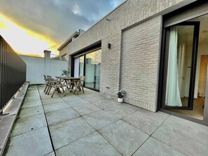 Apartment | Balcony - Chic Antwerp Oasis Near Diamond Hub (Antwerp)