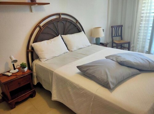 2 Rooms with one bathroom in the heart of Villasimius with terrace and parking