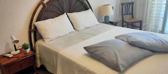 2 Rooms with one bathroom in the heart of Villasimius with terrace and parking