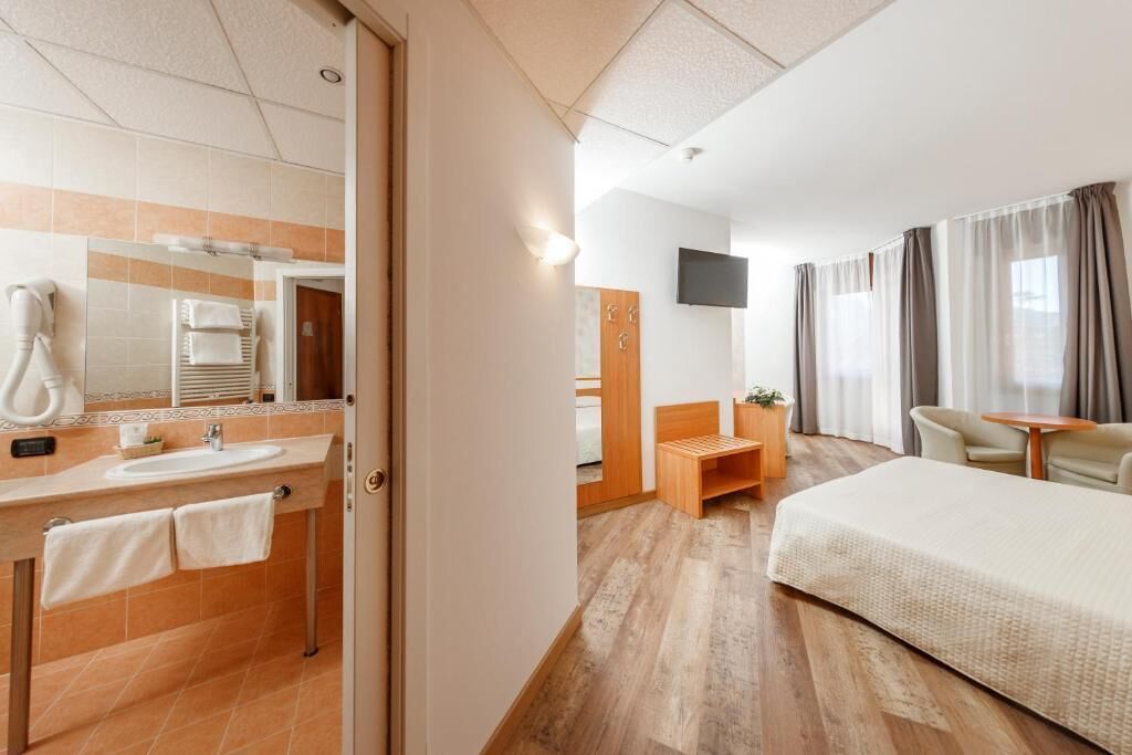Standard Double or Twin Room, Balcony