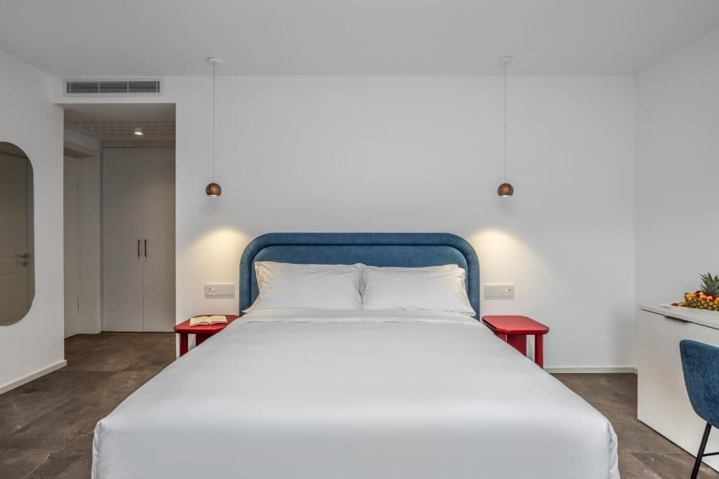 Quarto casal ou duplo superior, sacada