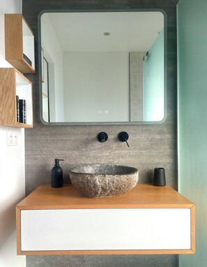 Bathroom - Vrbo Property (Saleilles)